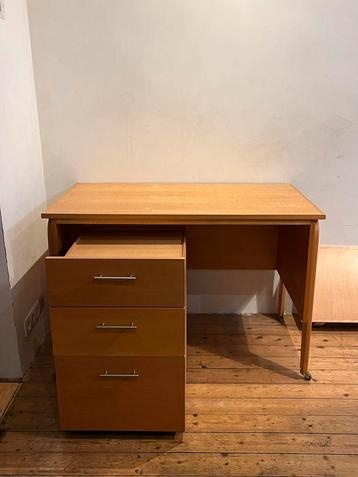  Houten ( beuk) Bureau + ladekastje  beschikbaar voor biedingen