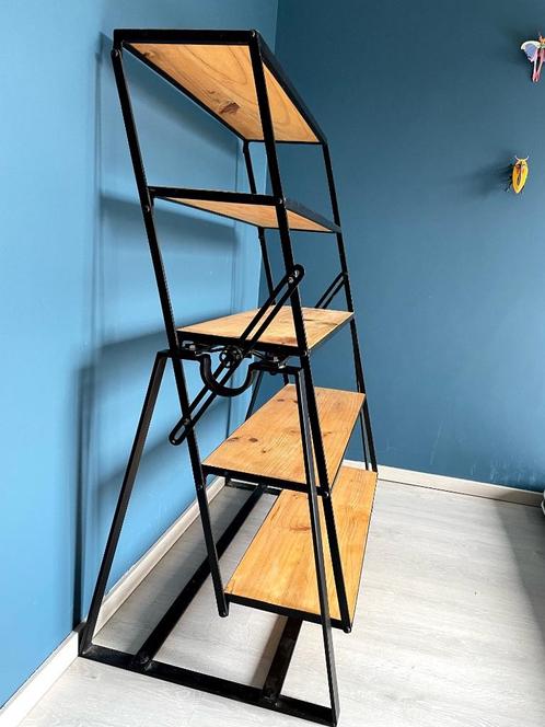 Multifunctioneel meubel: rek én tafel in één, Huis en Inrichting, Kasten | Stellingkasten, Zo goed als nieuw, Ophalen