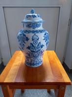 Pot avec couvercle bleu et blanc, Enlèvement