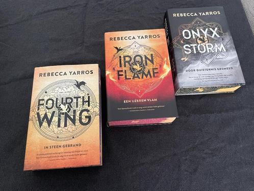 Rebecca Yarros - Fourth Wing (3 boeken), Boeken, Fantasy, Zo goed als nieuw, Ophalen of Verzenden