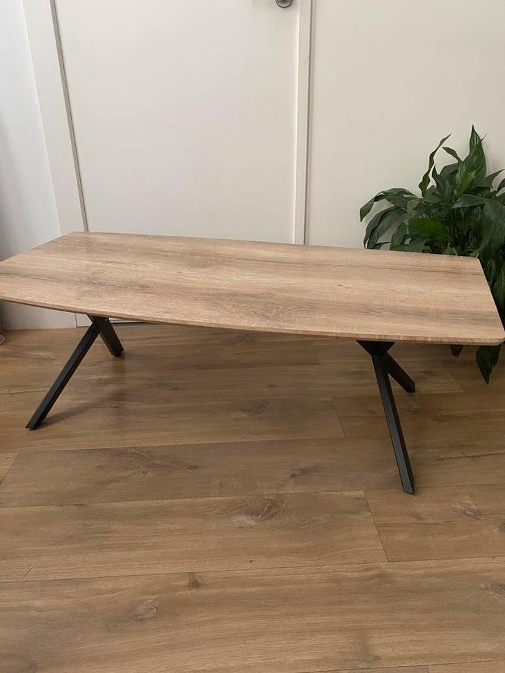 Moderne salontafel houtlook met metalen poten., Huis en Inrichting, Tafels | Sidetables, Zo goed als nieuw, Ophalen