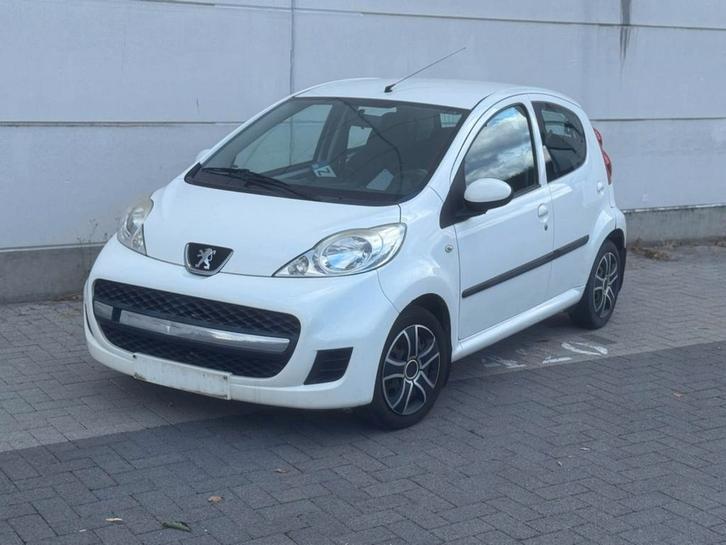 Peugeot 107 – 2012 – Benzine, Auto's, Peugeot, Particulier, Airconditioning, Benzine, Stadsauto, 5 deurs, Handgeschakeld, Wit