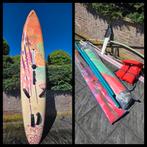 planche a voile complete avec 2 voiles, 2 wish, 2 mats, etc, Watersport en Boten, Windsurfen, Ophalen, Zo goed als nieuw, Plank