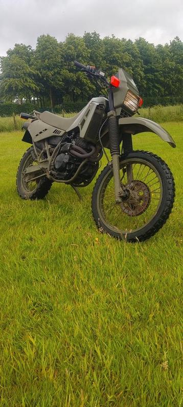 Cagiva T4 350 (ex leger moto) beschikbaar voor biedingen
