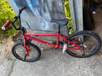 Bmx heeft nieuwe banden nodig, Fietsen en Brommers, Ophalen, Gebruikt, Voetsteunen, B-Twin