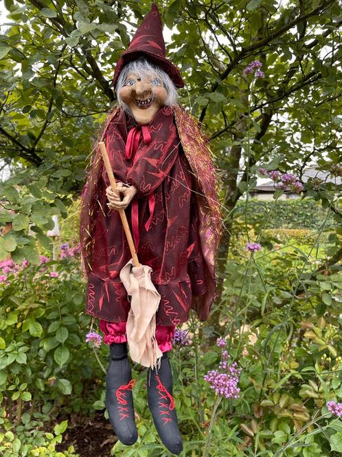 Halloween decoratie luxe heksen en accessoires, Huis en Inrichting, Woonaccessoires | Overige, Zo goed als nieuw, Ophalen