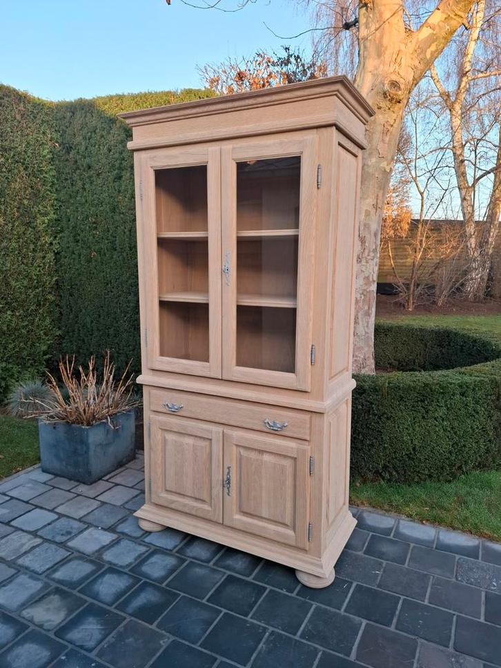 Vitrine en chêne massif. Aérogommé., Maison & Meubles, Armoires | Vitrines, Comme neuf, Enlèvement ou Envoi