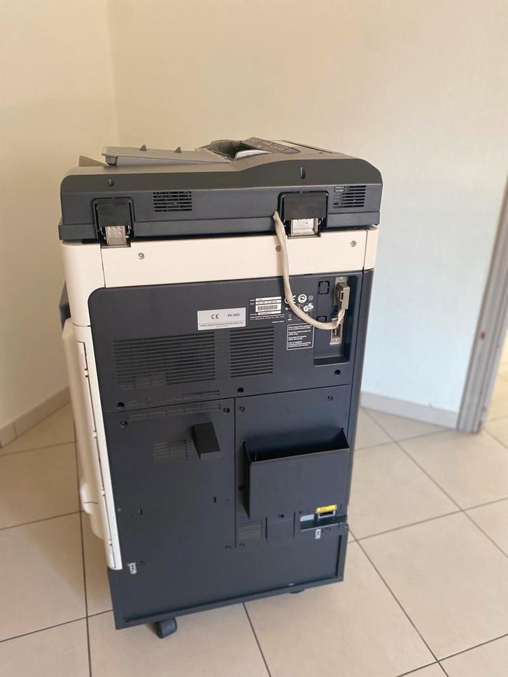 Te koop: Konica Minolta C220 professionele printer, Zakelijke goederen, Kantoor en Winkelinrichting | Computer en IT, Ophalen