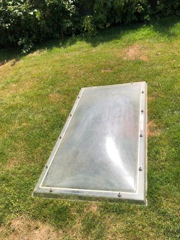 Dubbelwandige dakkoepel 80 x 160 beschikbaar voor biedingen