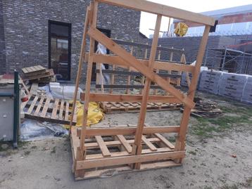 Houten bokken + pallets  beschikbaar voor biedingen