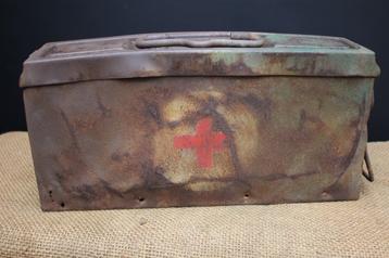 WO2 Duitse Sanitäter CAMO MG box beschikbaar voor biedingen