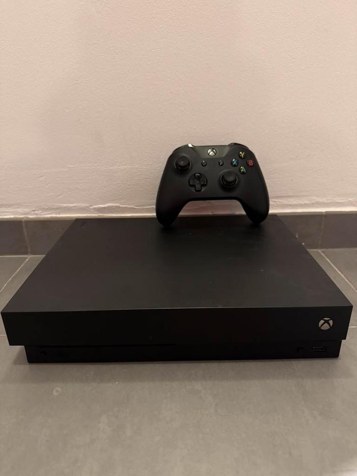 Xbox One X 1TB, Games en Spelcomputers, Spelcomputers | Xbox One, Xbox One, 1 TB, Met 1 controller, Ophalen