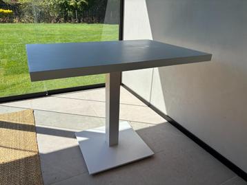 Keukentafel (Wit) beschikbaar voor biedingen