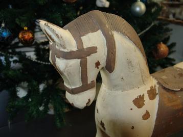 houten decoratief schommelpaard