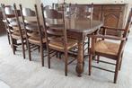 Volledig eiken eetplaats (Tafel-8 stoelen, barkast- dressoir, Huis en Inrichting, Ophalen, Eikenhout