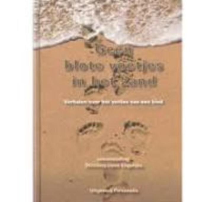 Geen blote voetjes in het zand Paul Poley 256 blz, Boeken, Overige Boeken, Zo goed als nieuw, Ophalen of Verzenden