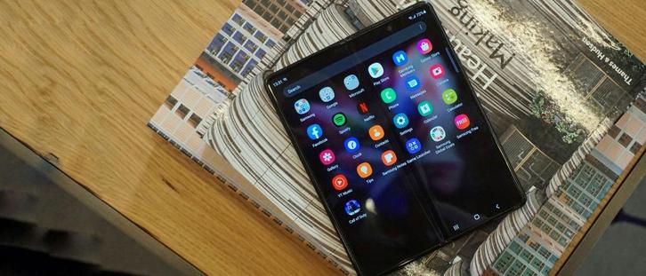Samsung Galaxy Z Fold 3 + S pen Case aan spotprijs  weg=weg, Telecommunicatie, Mobiele telefoons | Samsung, Gebruikt, Galaxy Z Fold