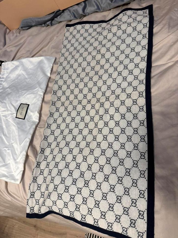 Gucci GG Jacquard Sjaal - Omkeerbaar - Blauw/Wit - Unisex, Kleding | Dames, Mutsen, Sjaals en Handschoenen, Zo goed als nieuw