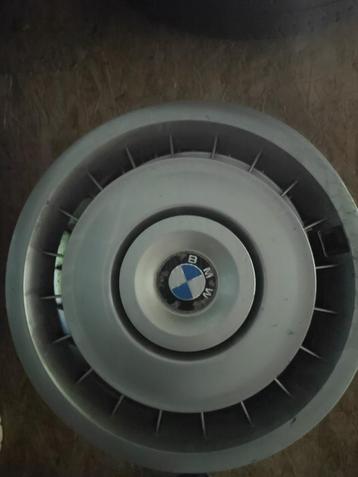 Wieldeksels BMW E34 beschikbaar voor biedingen