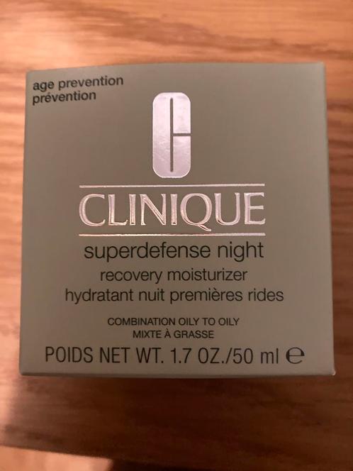 Clinique Superdefense nightcreme 50 ml, Handtassen en Accessoires, Uiterlijk | Gezichtsverzorging, Nieuw, Verzorging, Gehele gezicht