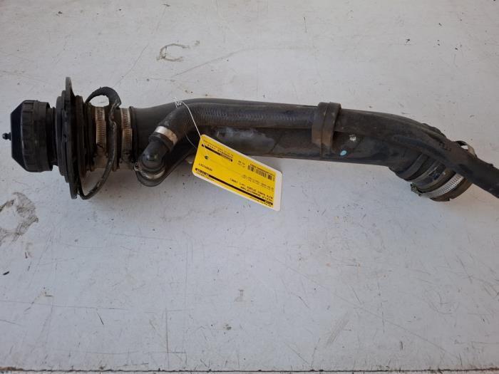 Tube de remplissage réservoir à essence d'un Alfa Romeo Sp, Autos : Pièces & Accessoires, Systèmes à carburant, Alfa Romeo, Utilisé