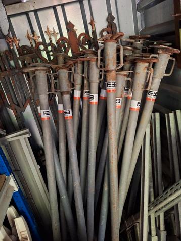 bouwstempels 28x3m 10x1m70 beschikbaar voor biedingen