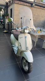 Vespa primavera, Fietsen en Brommers, Ophalen, Zo goed als nieuw