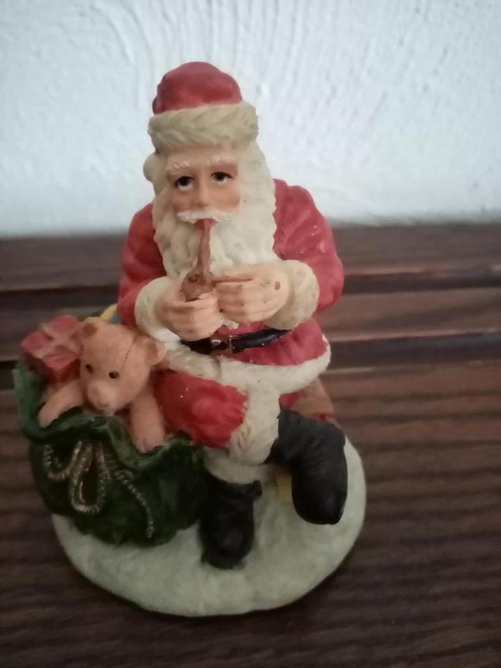 beeldje kerstman met pijp , hoogte 10cm breedte 8cm, Diversen, Kerst, Zo goed als nieuw, Ophalen of Verzenden