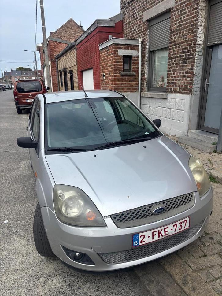 FORD FIESTA 2005, Auto's, Ford, Particulier, Fiësta, Benzine, Euro 4, Overige carrosserie, 5 deurs, Zilver of Grijs, Zwart, Overige bekleding