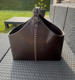 Tas voor tijdschriften in leer, Huis en Inrichting, Woonaccessoires | Krantenbakken en Lectuurbakken, Ophalen, Gebruikt