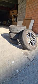 Te koop: Set van 4 Pirelli Scorpion Winterbanden op velg, Auto-onderdelen, Banden en Velgen, Ophalen, 17 inch, Winterbanden, Band(en)