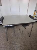 Uitrekbare keukentafel met 2 stoelen, Ophalen, Gebruikt