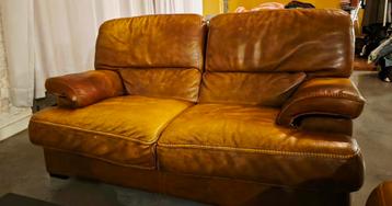 Vintage leren zetel beschikbaar voor biedingen