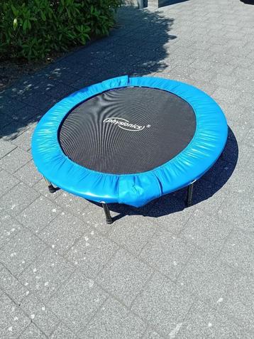 Trampoline voor binnen en buiten beschikbaar voor biedingen