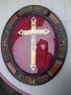 kruis onder bolglas, Ophalen