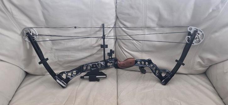 Bowtech Patriot, Sport en Fitness, Handboogschieten, Zo goed als nieuw, Ophalen of Verzenden