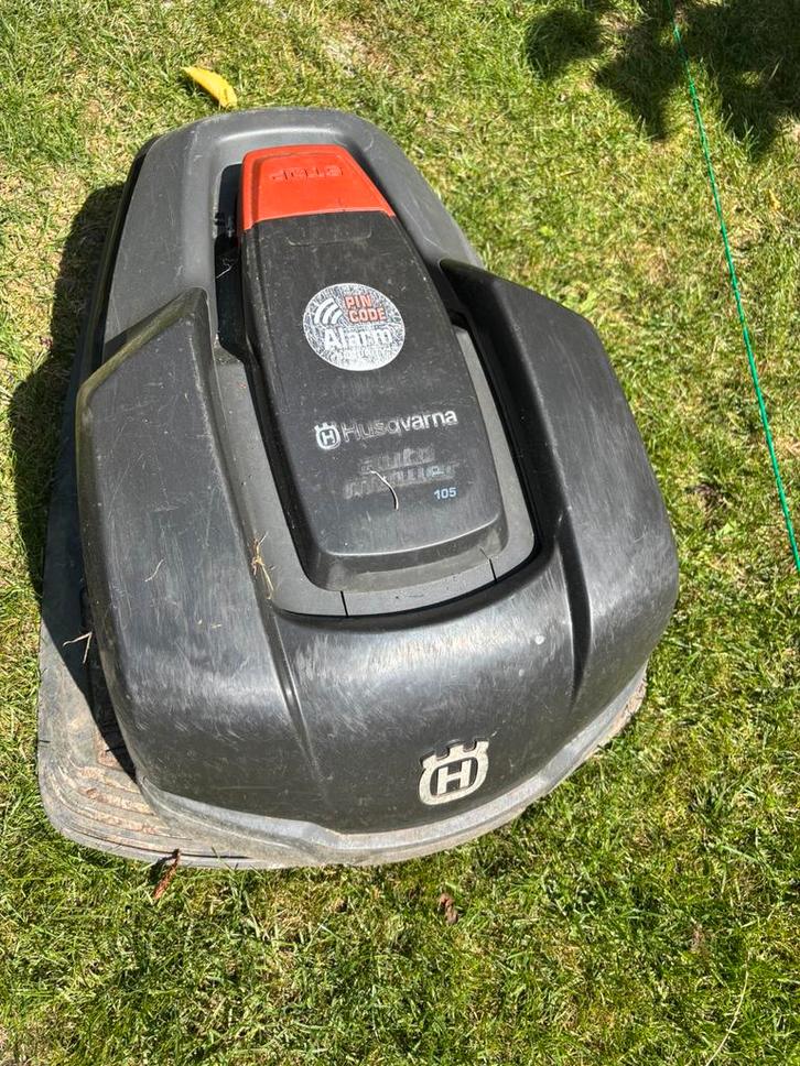 Husqvarna Automower 105 (model 2018), Tuin en Terras, Robotmaaiers, Zo goed als nieuw, Ophalen