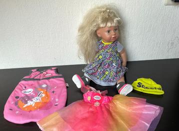 Baby born beschikbaar voor biedingen