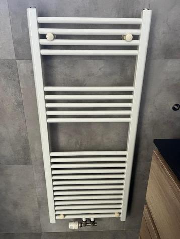 Hang Radiator 120x50cm beschikbaar voor biedingen