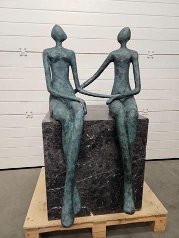 BRONZEN MAN EN VROUW AAN SPOTPRIJS EN EXTRA MARMER ZUIL ERBI, Tuin en Terras, Ophalen of Verzenden, Nieuw, Overige materialen