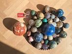 Collectie van 37 bollen in steen, marmer en half edelsteen., Ophalen