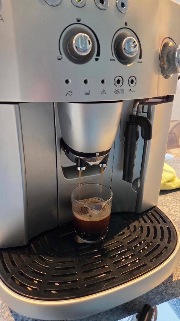 Delonghi Magnifica café grains et moulu, parfait état., Electroménager, Cafetières, Utilisé, Café moulu, Café en grains, Machine à espresso