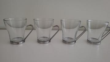 4 verres à thé