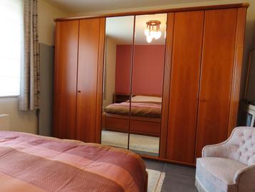 Kerselaar slaapkamer beschikbaar voor biedingen