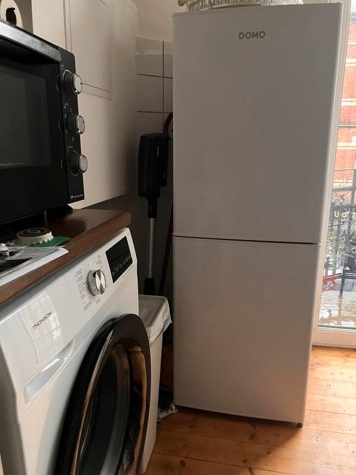 Frigo + congélateur DOMO DO91304C, Elektronische apparatuur, Koelkasten en IJskasten, Zo goed als nieuw, Ophalen