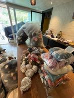 Grote voorraad breiwol – per zak of per bol te koop!, Hobby en Vrije tijd, Ophalen, Zo goed als nieuw, Breien of Haken