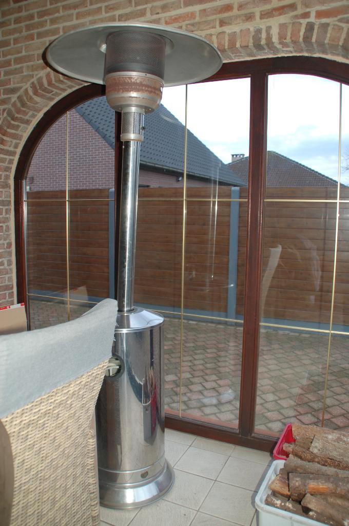staande gas terrasverwarmer , zeer aangenaam ..., Tuin en Terras, Terrasverwarmers, Gebruikt, Gas, Vloer, Ophalen
