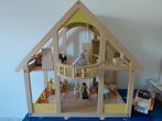 Houten poppenhuis met toebehoren van Edugo, Ophalen, Zo goed als nieuw, Poppenhuis