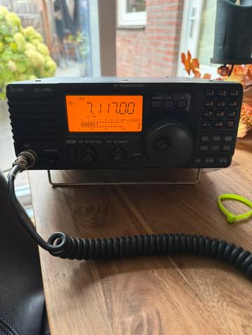 Icom 718 nieuwstaat in doos HF radio beschikbaar voor biedingen