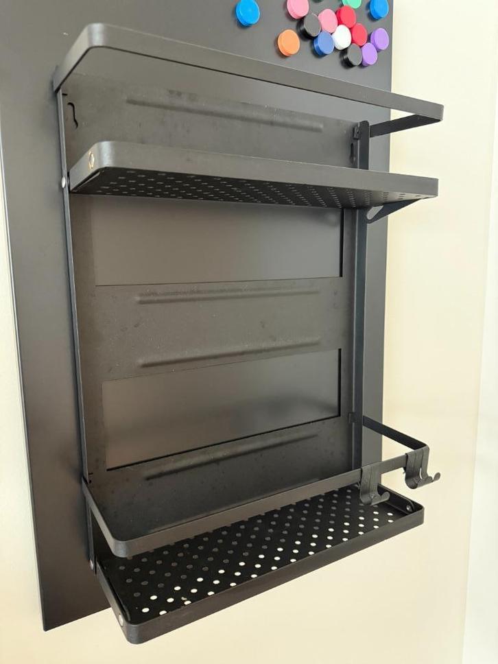 Magnetic Hanging Shelf / Étagère magnetique pour frigo, Huis en Inrichting, Woonaccessoires | Etagères, Zo goed als nieuw, Ophalen